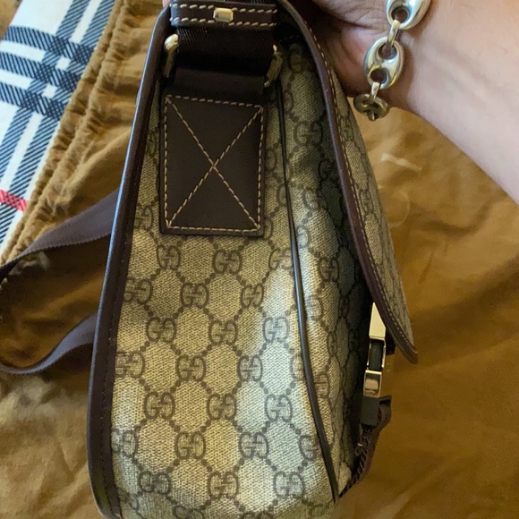 I have an Authentic Gucci supreme canvas messenger bag unisex - Picture 4 of 16